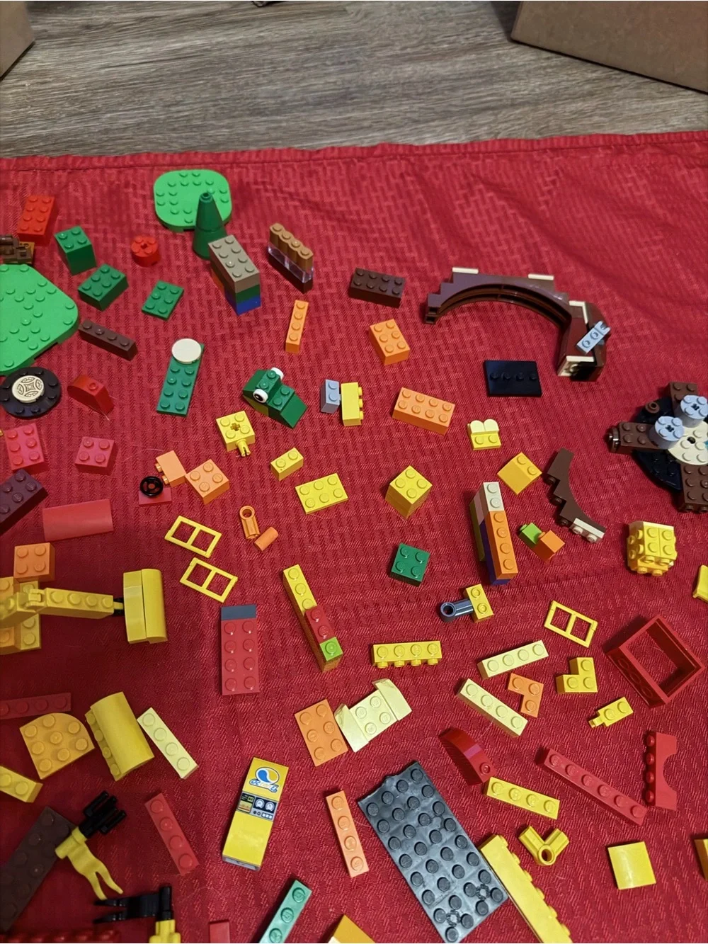 Lego mixed lot and 2 mini figures lot